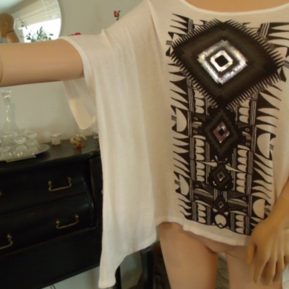 Gently Used-Black n Silver Aztec Asymmetrical Top - Picture 3 of 6